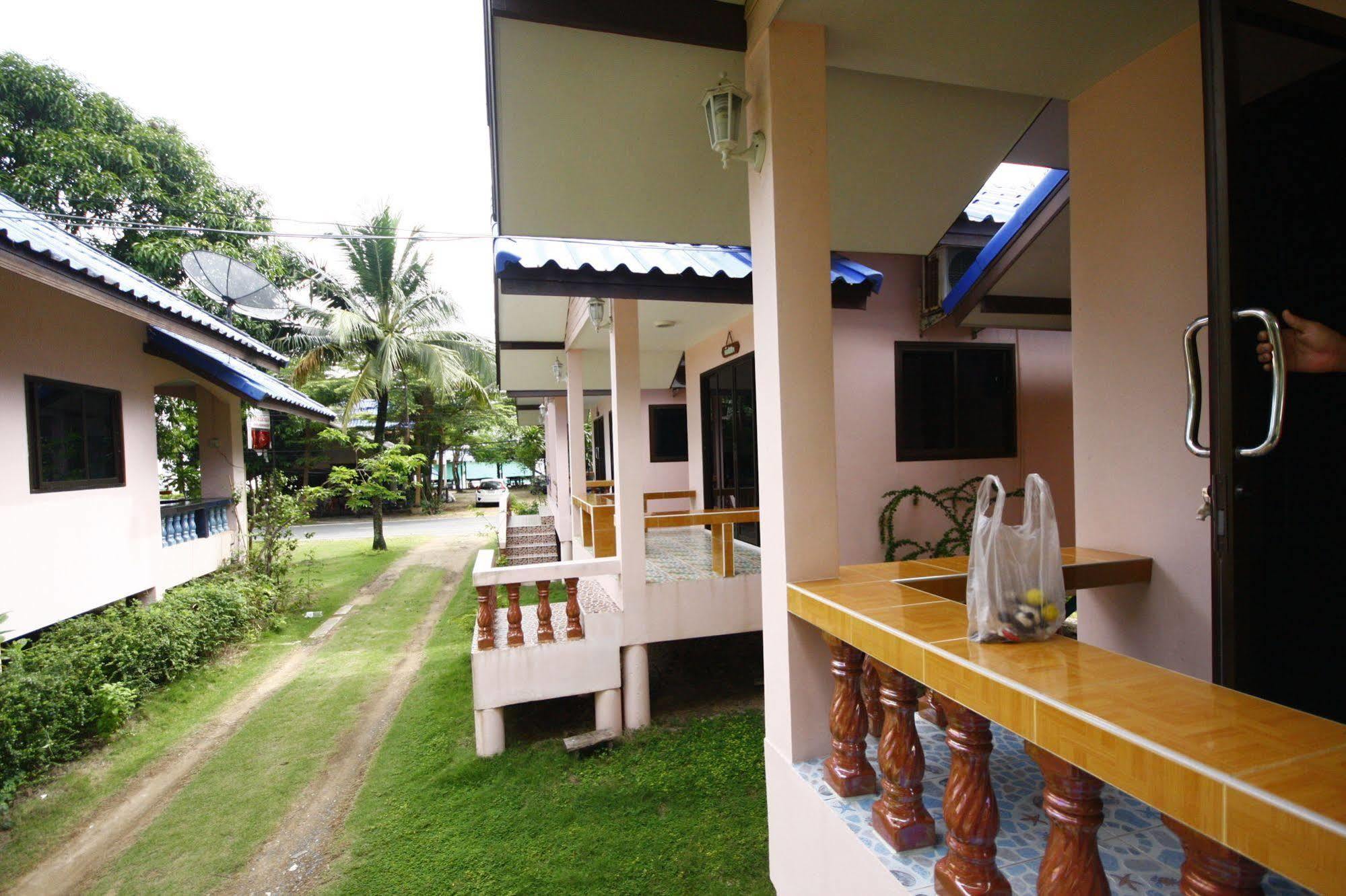 Chaiwat Resort Laem Sing Buitenkant foto